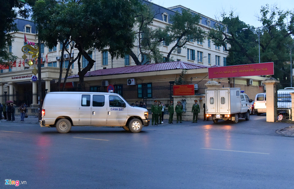 Những khoảnh khắc trong 10 ngày xét xử ông Đinh La Thăng và 21 bị cáo